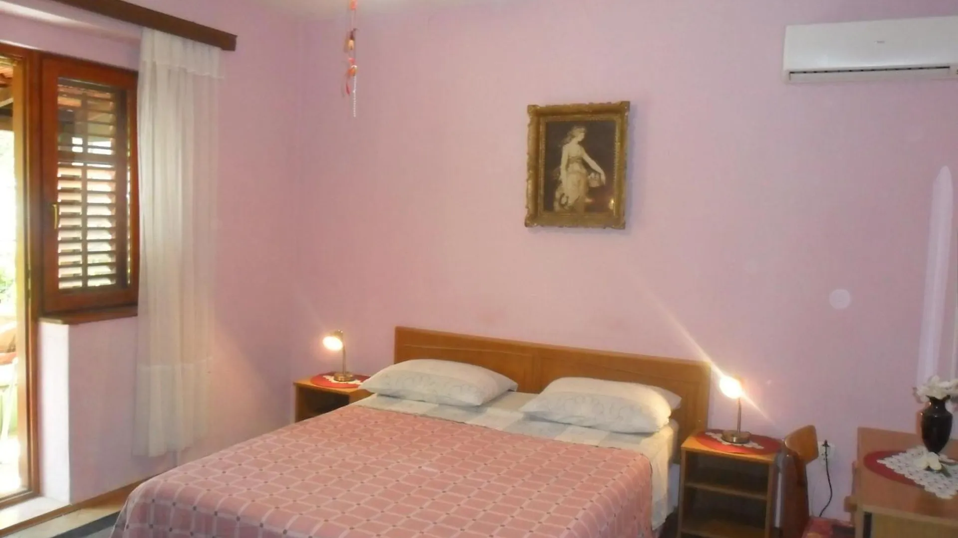 בית הארחה טרוגיר Apartmani Yucca