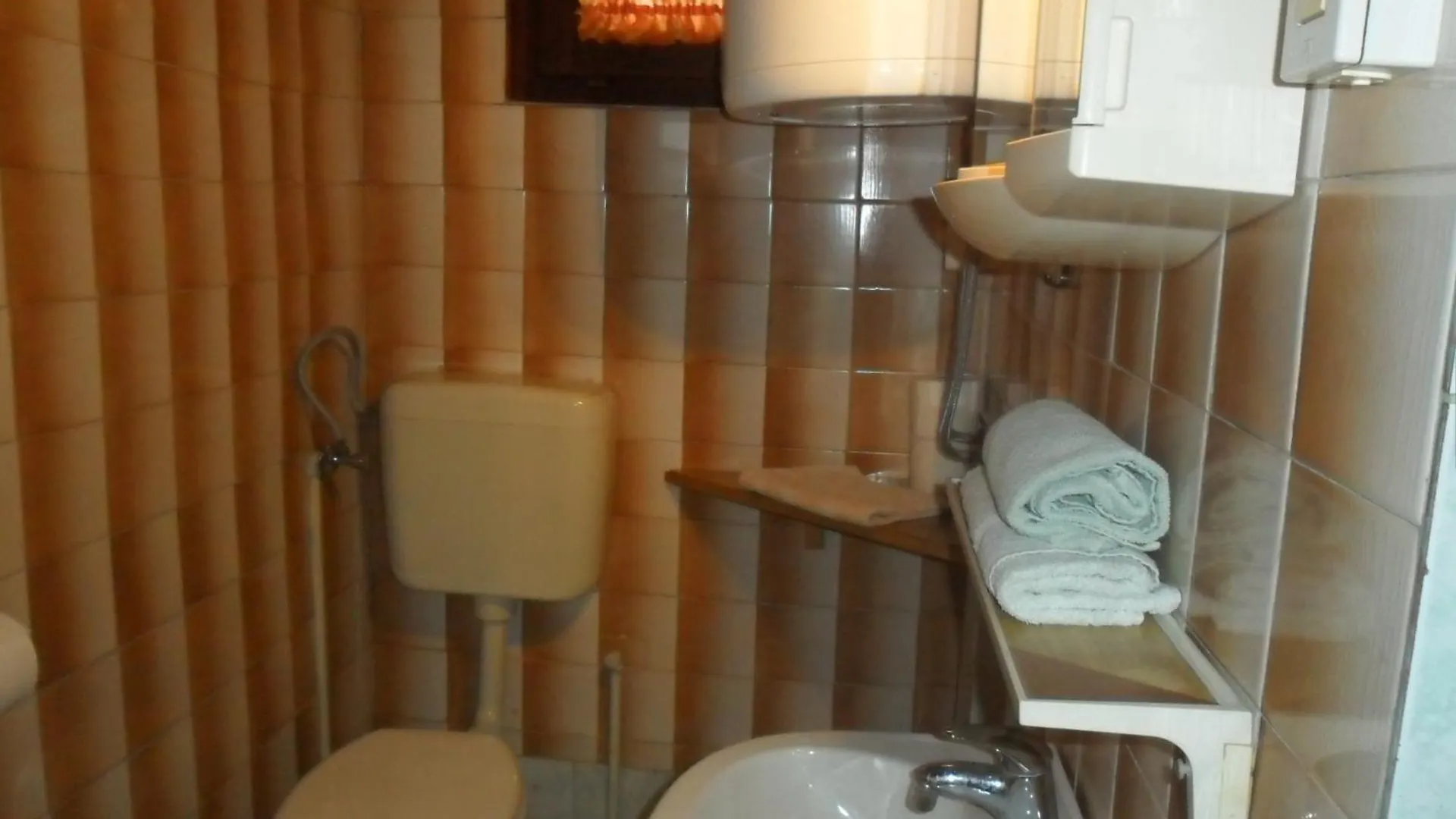 טרוגיר Apartmani Yucca בית הארחה
