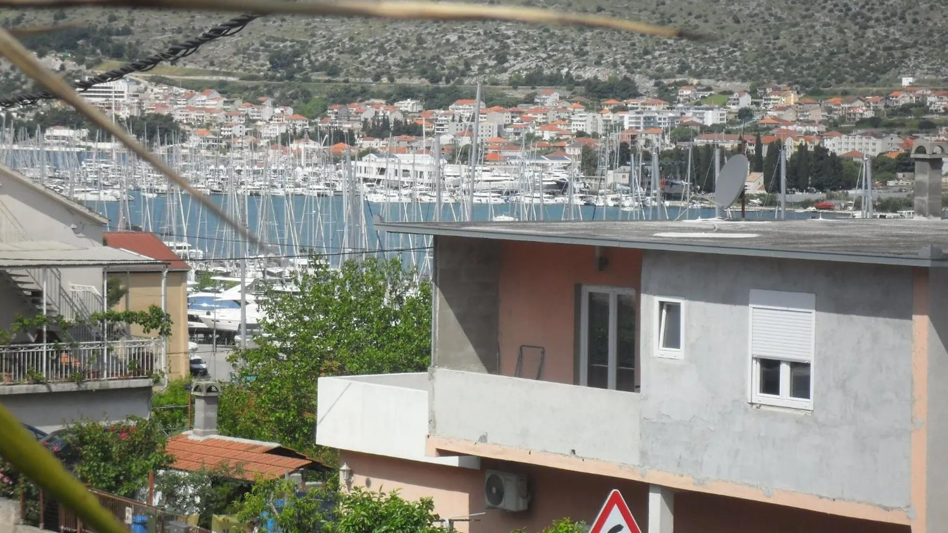 טרוגיר Apartmani Yucca בית הארחה