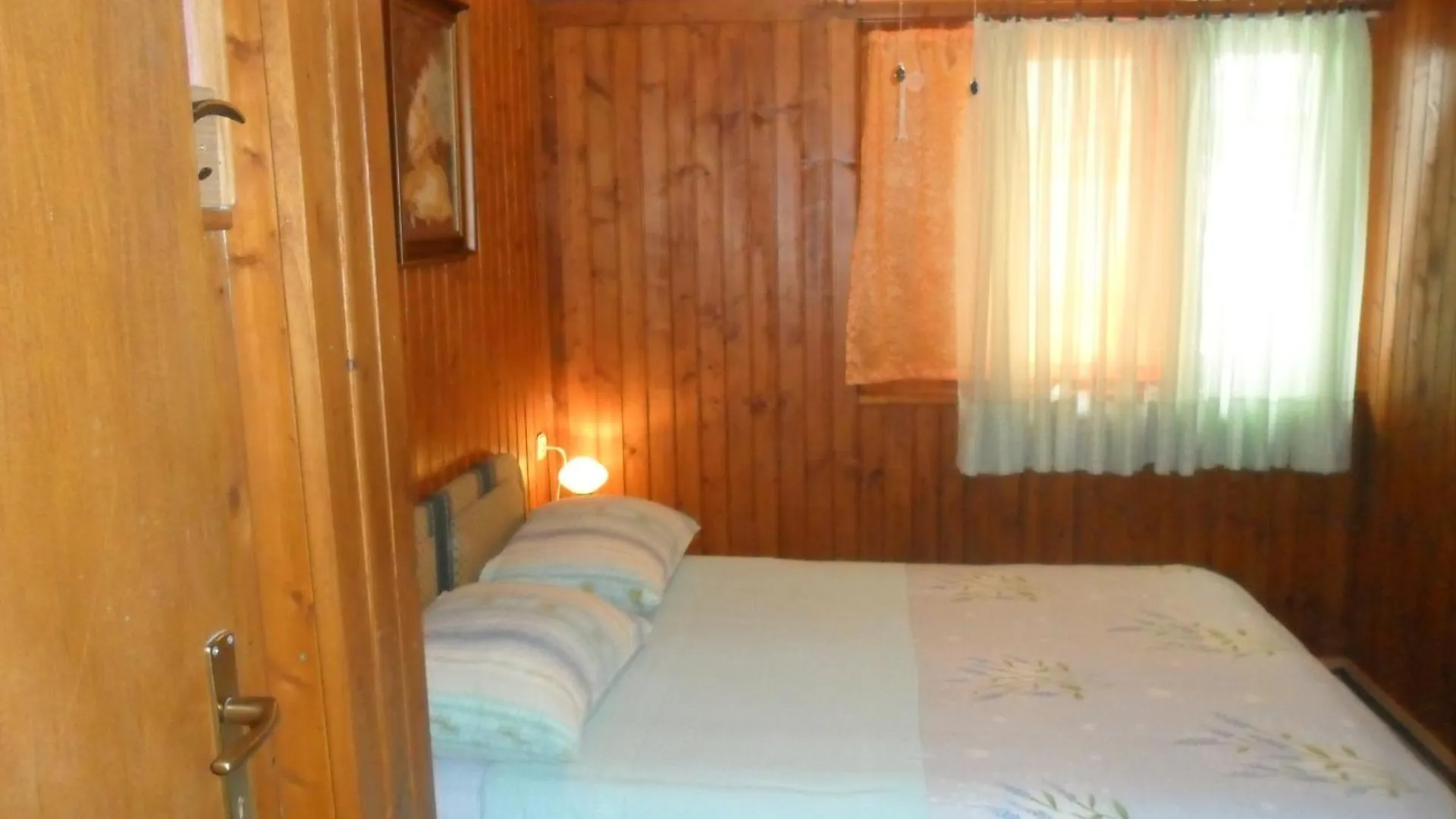בית הארחה טרוגיר Apartmani Yucca